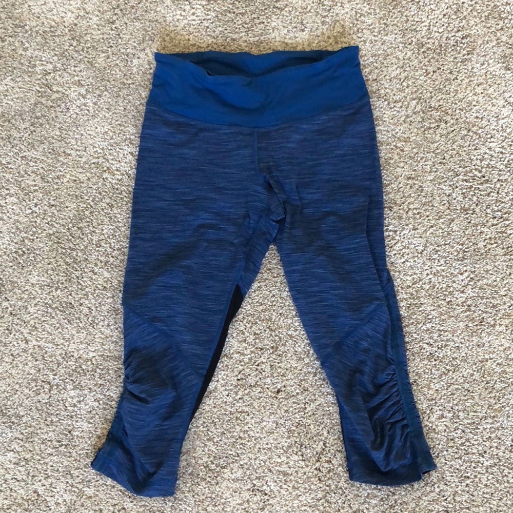 LuLuLemon Crop Blue Striped